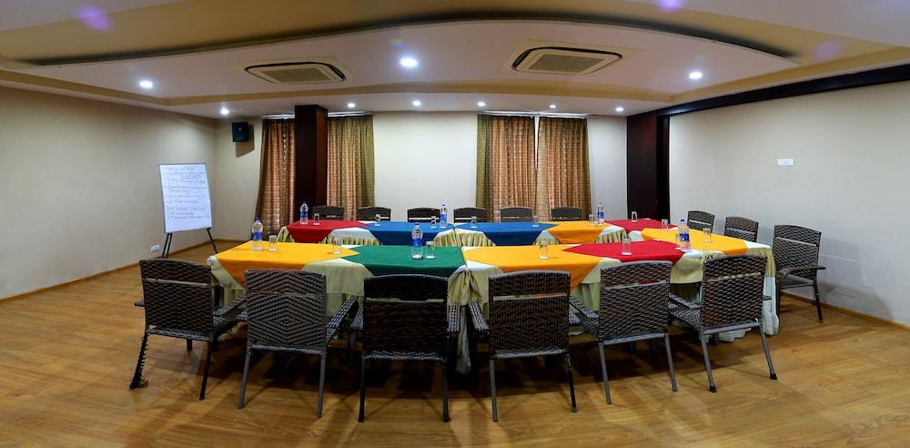 Hotel Royal Palm - A Budget Hotel In Udajpur Exteriér fotografie
