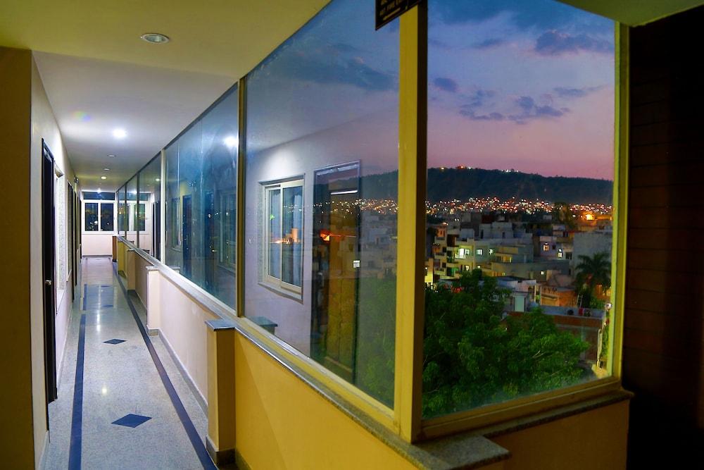 Hotel Royal Palm - A Budget Hotel In Udajpur Exteriér fotografie