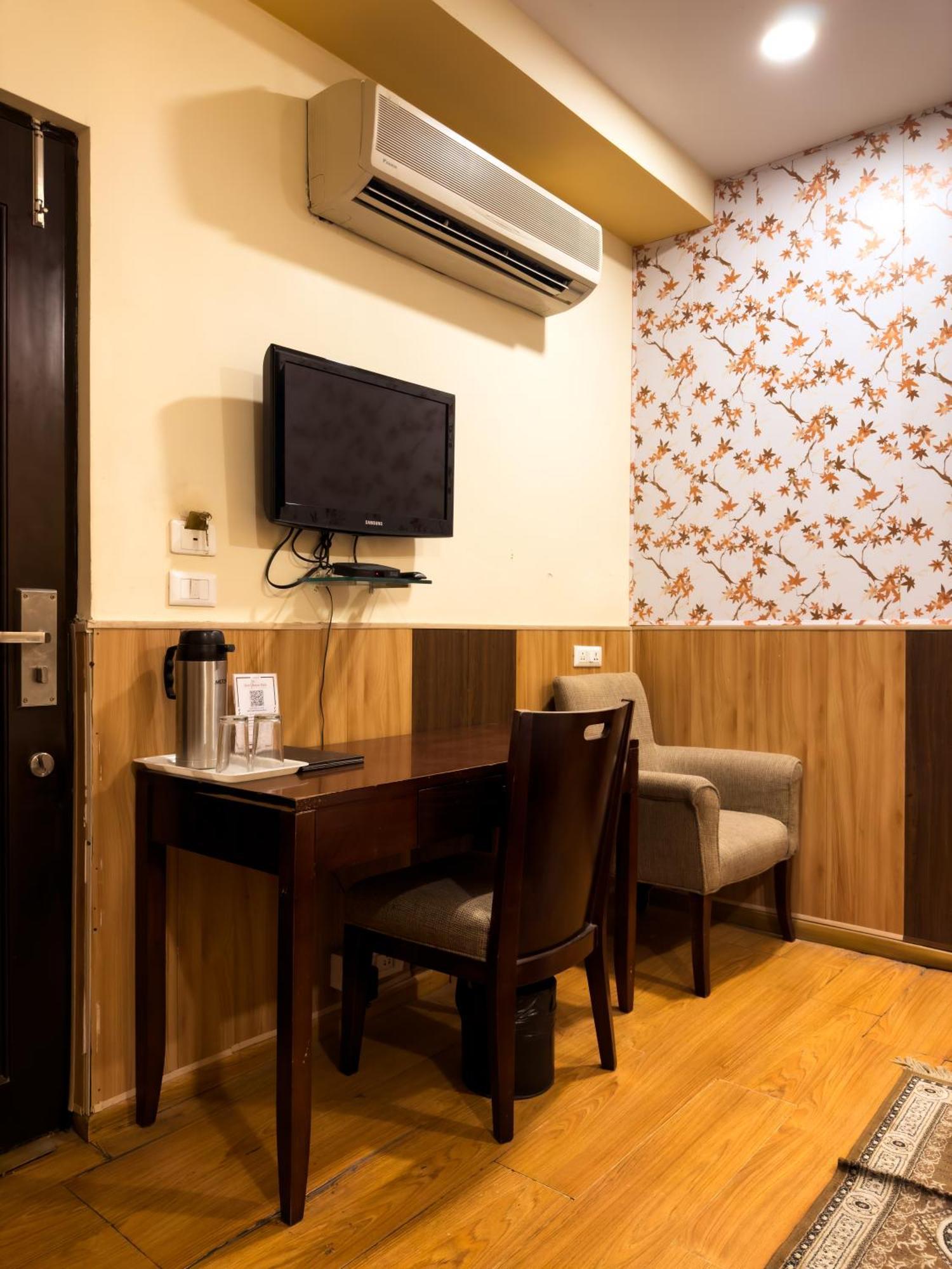 Hotel Royal Palm - A Budget Hotel In Udajpur Exteriér fotografie