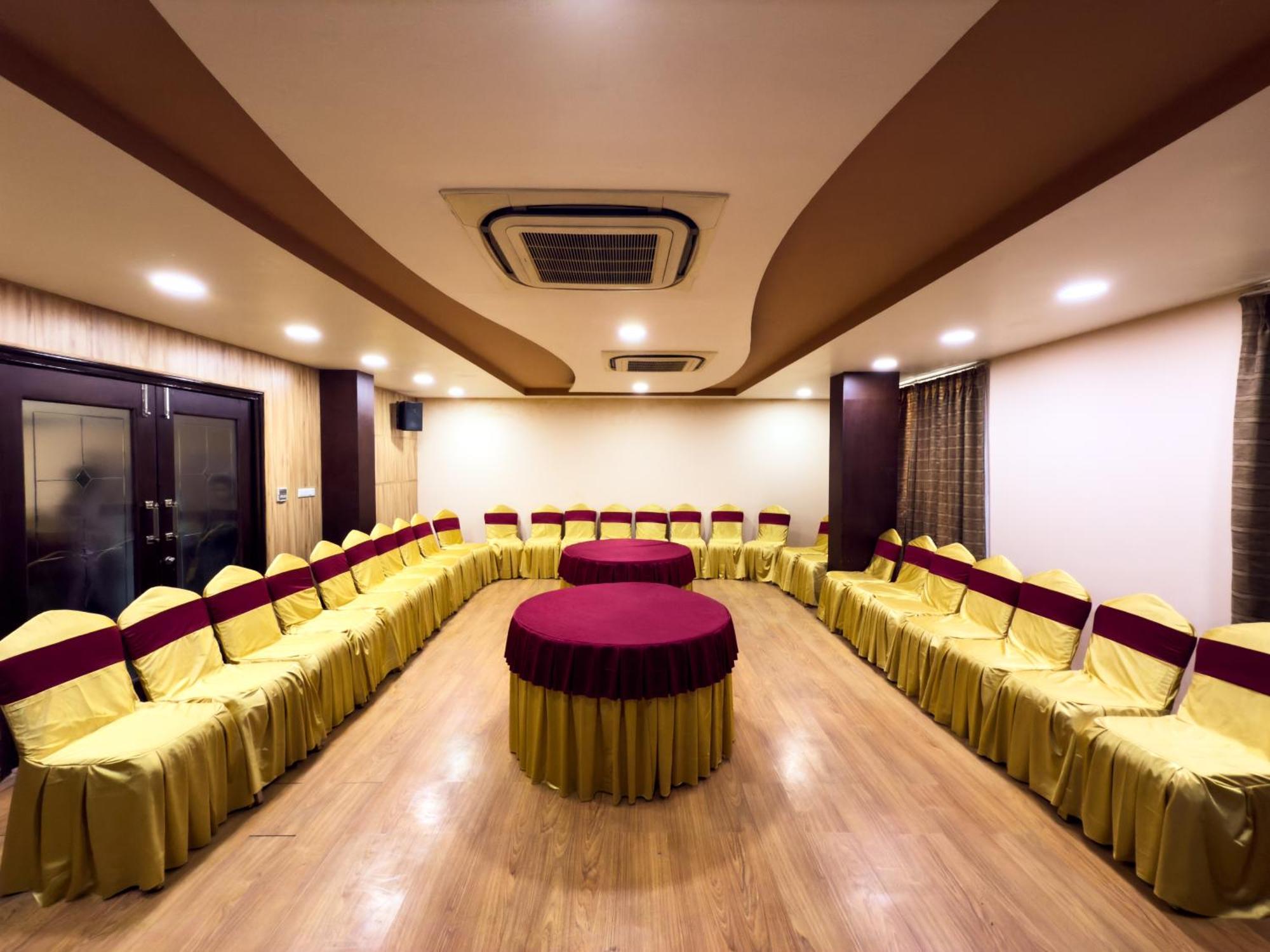 Hotel Royal Palm - A Budget Hotel In Udajpur Exteriér fotografie