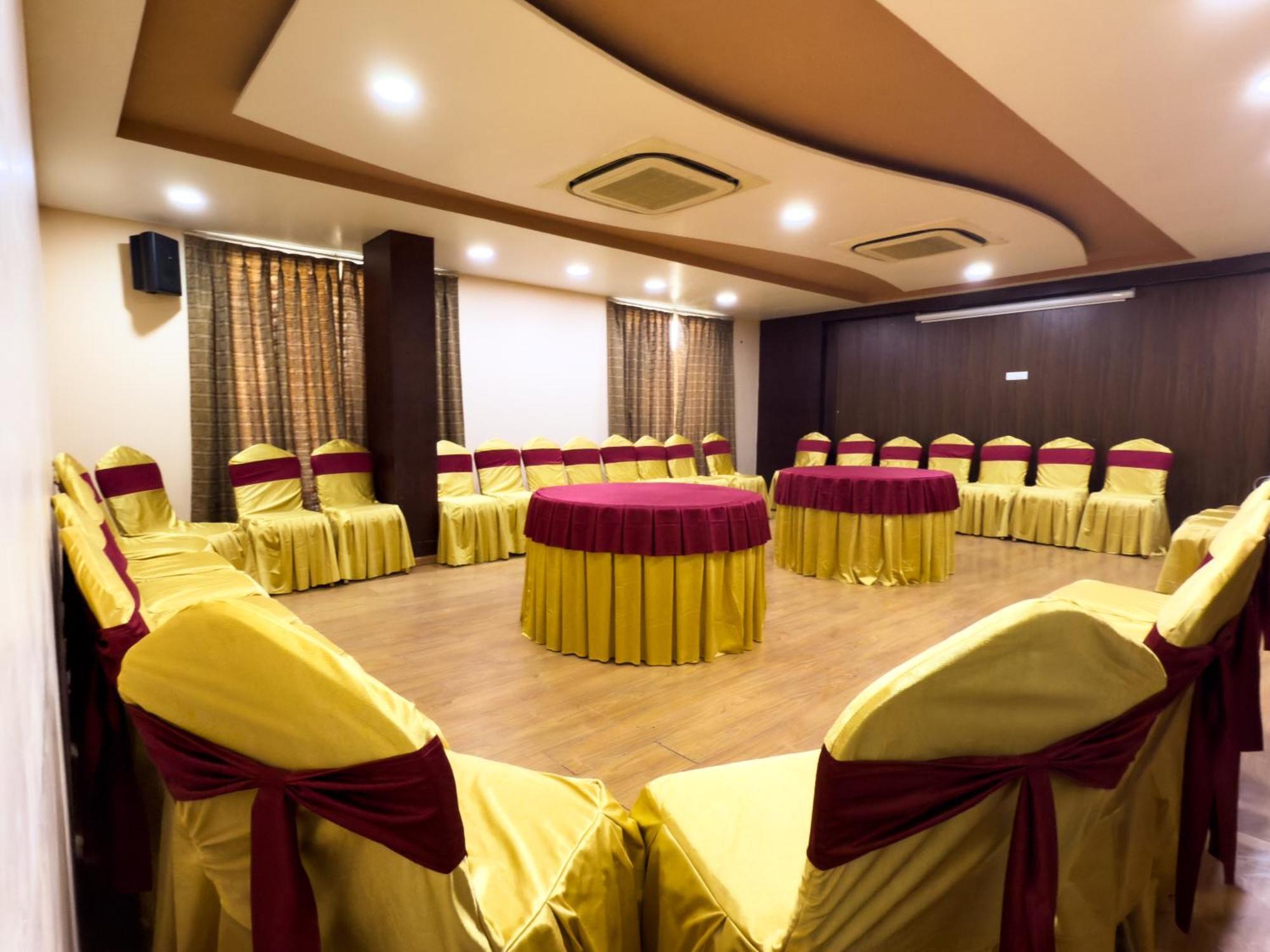 Hotel Royal Palm - A Budget Hotel In Udajpur Exteriér fotografie