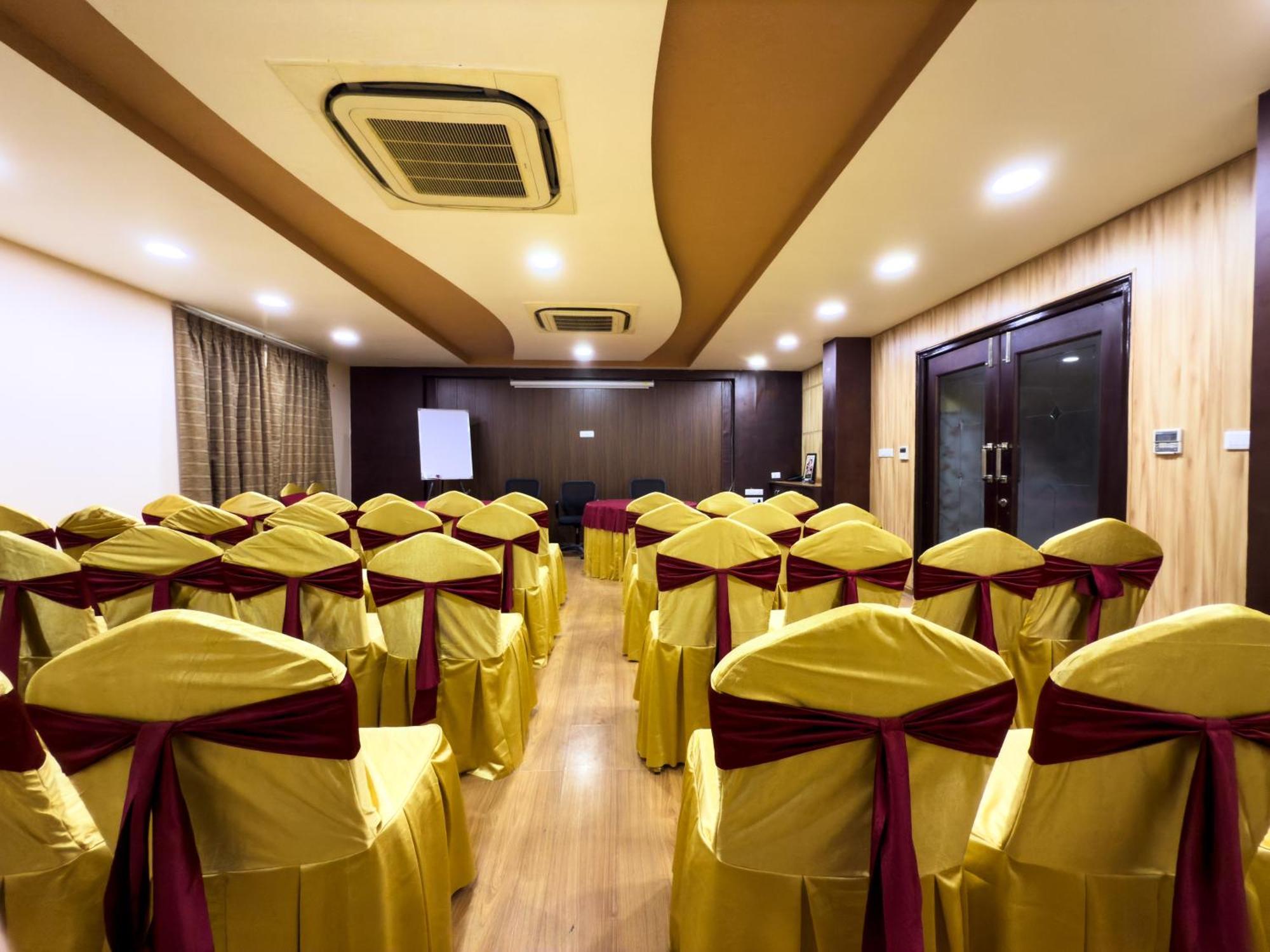 Hotel Royal Palm - A Budget Hotel In Udajpur Exteriér fotografie