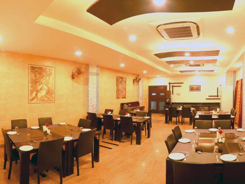 Hotel Royal Palm - A Budget Hotel In Udajpur Exteriér fotografie