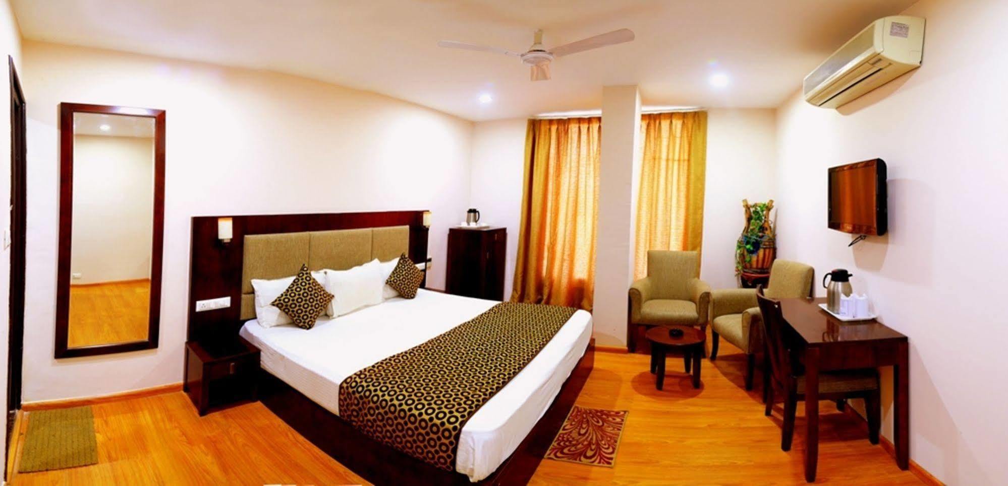 Hotel Royal Palm - A Budget Hotel In Udajpur Exteriér fotografie